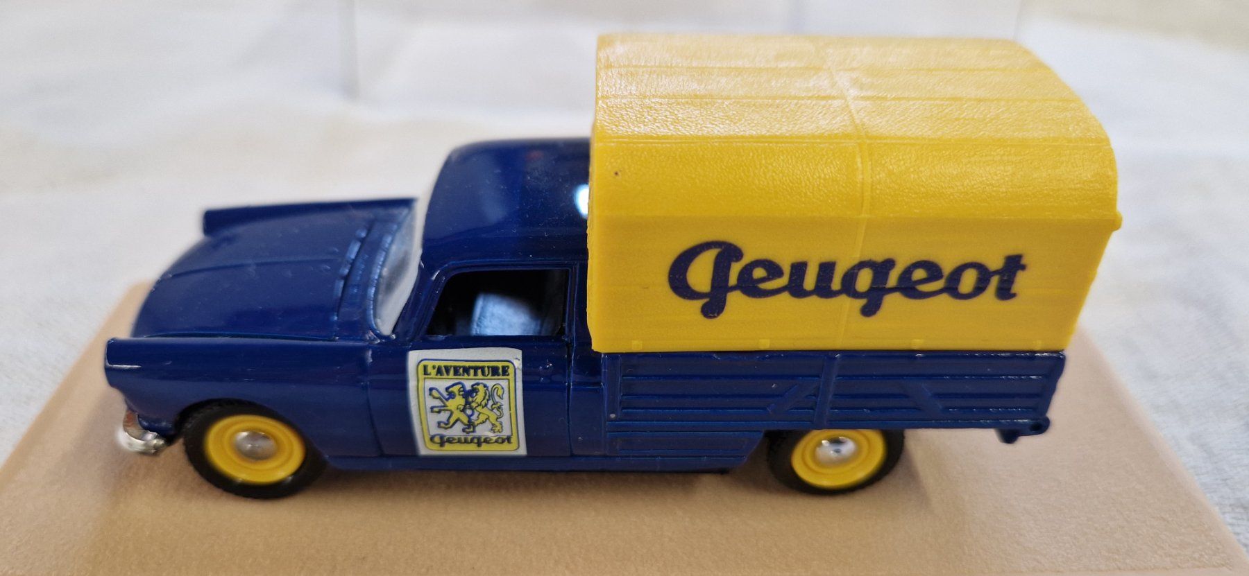 Peugeot Modellini d'auto: PEUGEOT 404 PICK UP – Usato da Bilten venduto da Mic2022 2
