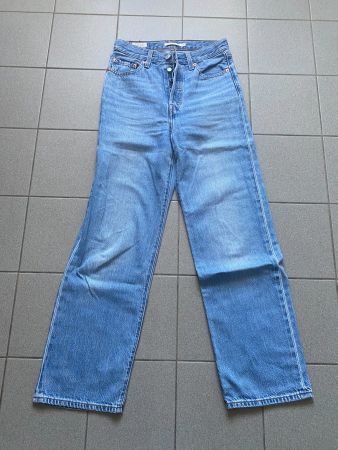 Levis Jeanshose / W25 x L30 / Blau / Guter Zustand!