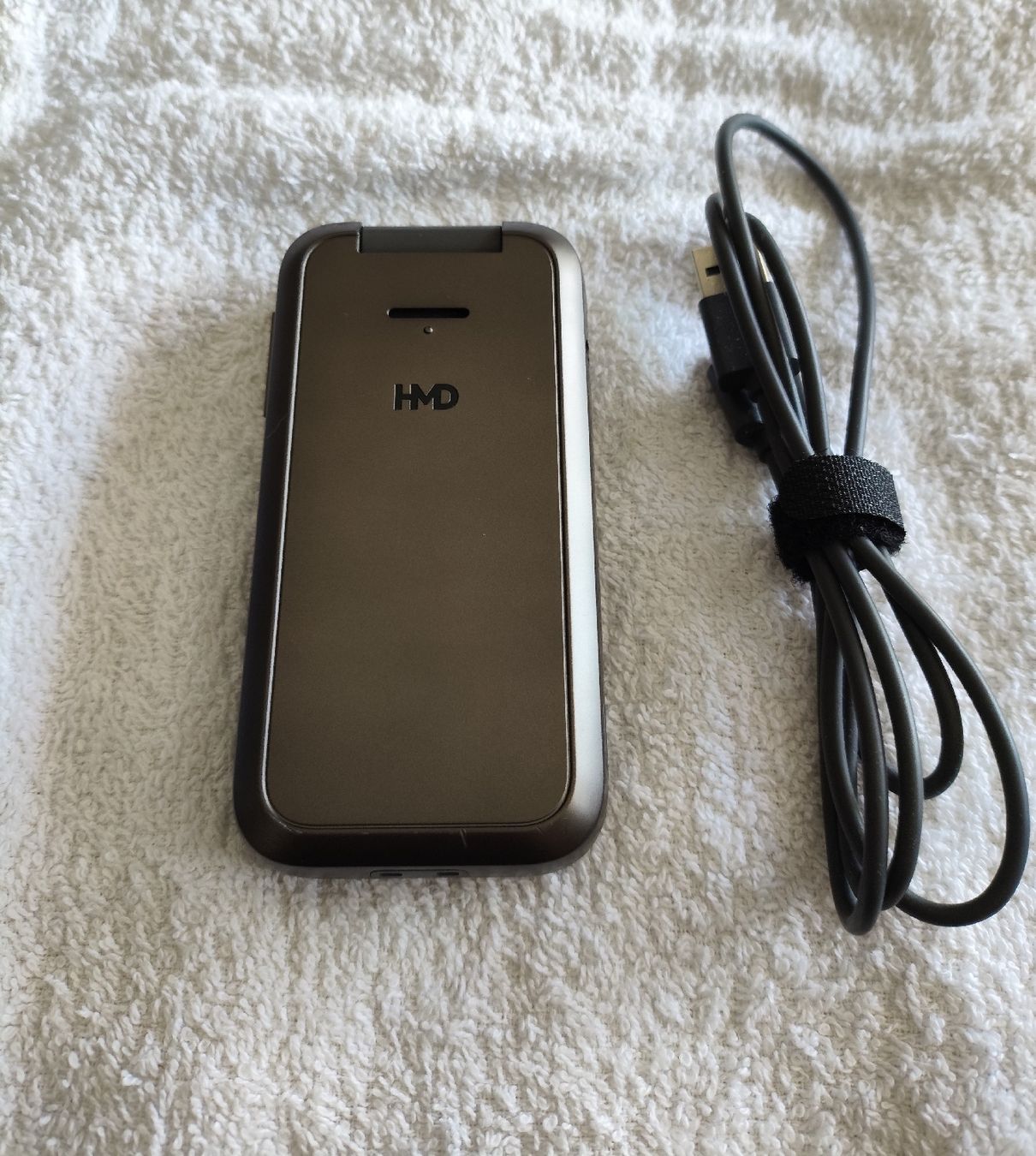Telefoni cellulari / Smartphones: HMD 2660 Flip  Dual Sim 4G – Usato da Zollikofen venduto da zar_j67f 8