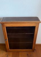 Schöner, hergerichteter Vitrinenschrank