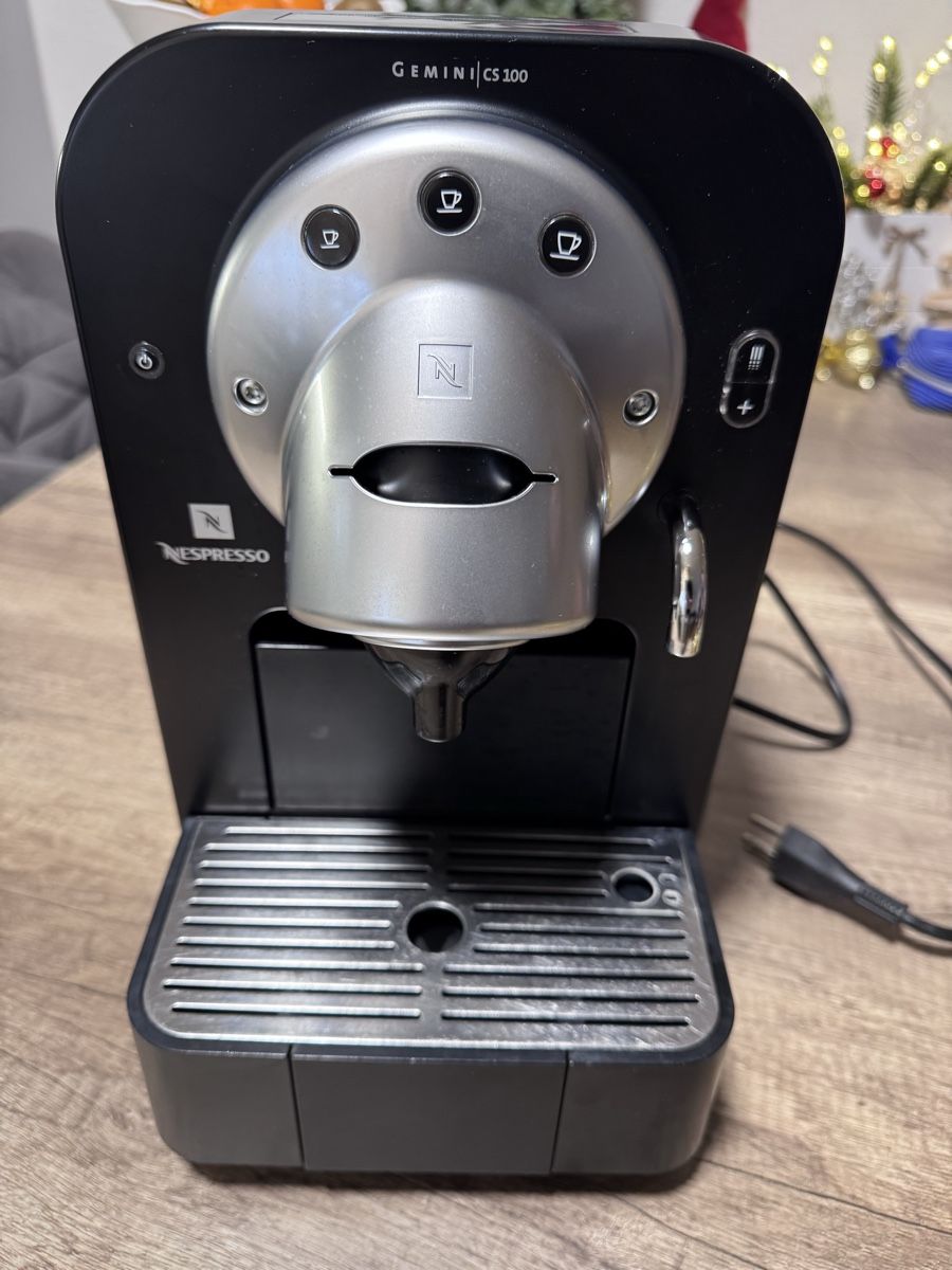 Nespresso Macchine per caffè & Macchine per espresso: Nespresso Gemini CS 100 pro – Usato da Regensdorf venduto da Trans-Speed-Delivery