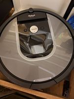 Roomba 960 Saugroboter mit Ladestation