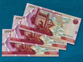 Usbekistan - 3 x 2000 SO'M - UNC
