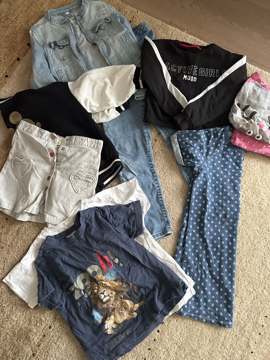 Kleiderpakete & -sets: Mädchen Kleiderpaket Gr. 122/128 - Jeans, Shirts, Pullover – Gebraucht aus Zürich von Schoekin