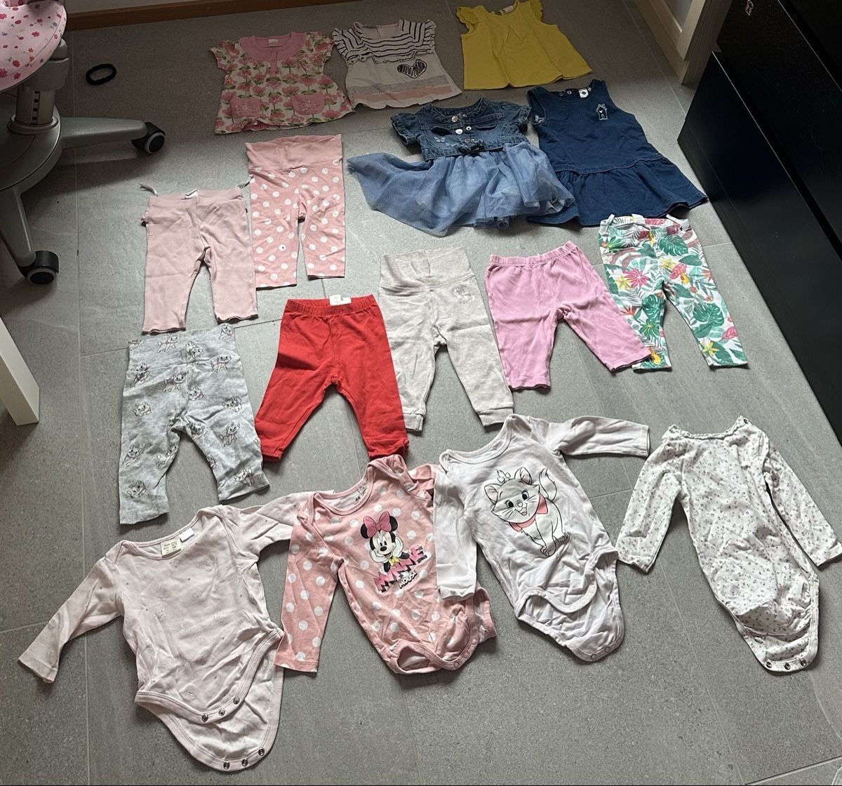 Kleiderpakete & -sets: Babykleiderpaket, Grösse 68, Mädchen – Gebraucht aus Fahrwangen von lya_n6l6 1