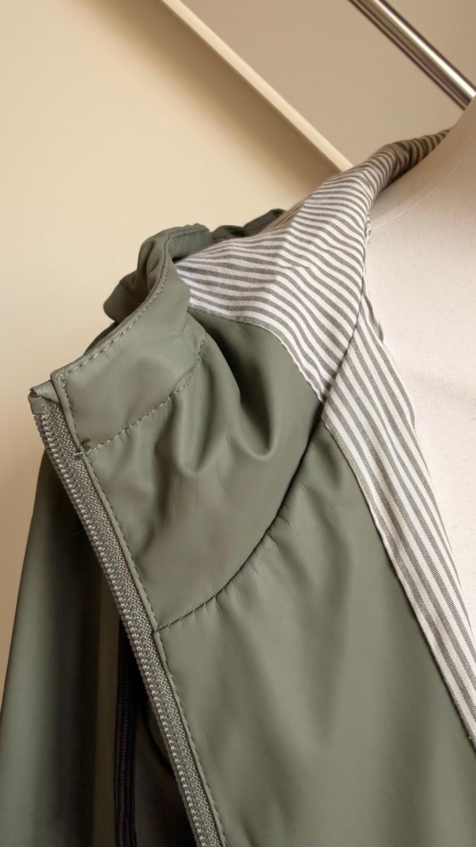 Zara Mäntel: Zara Basic Regenjacke, Khaki-Grün, Gr. S – Gebraucht aus Küsnacht ZH von maryberryblue 2