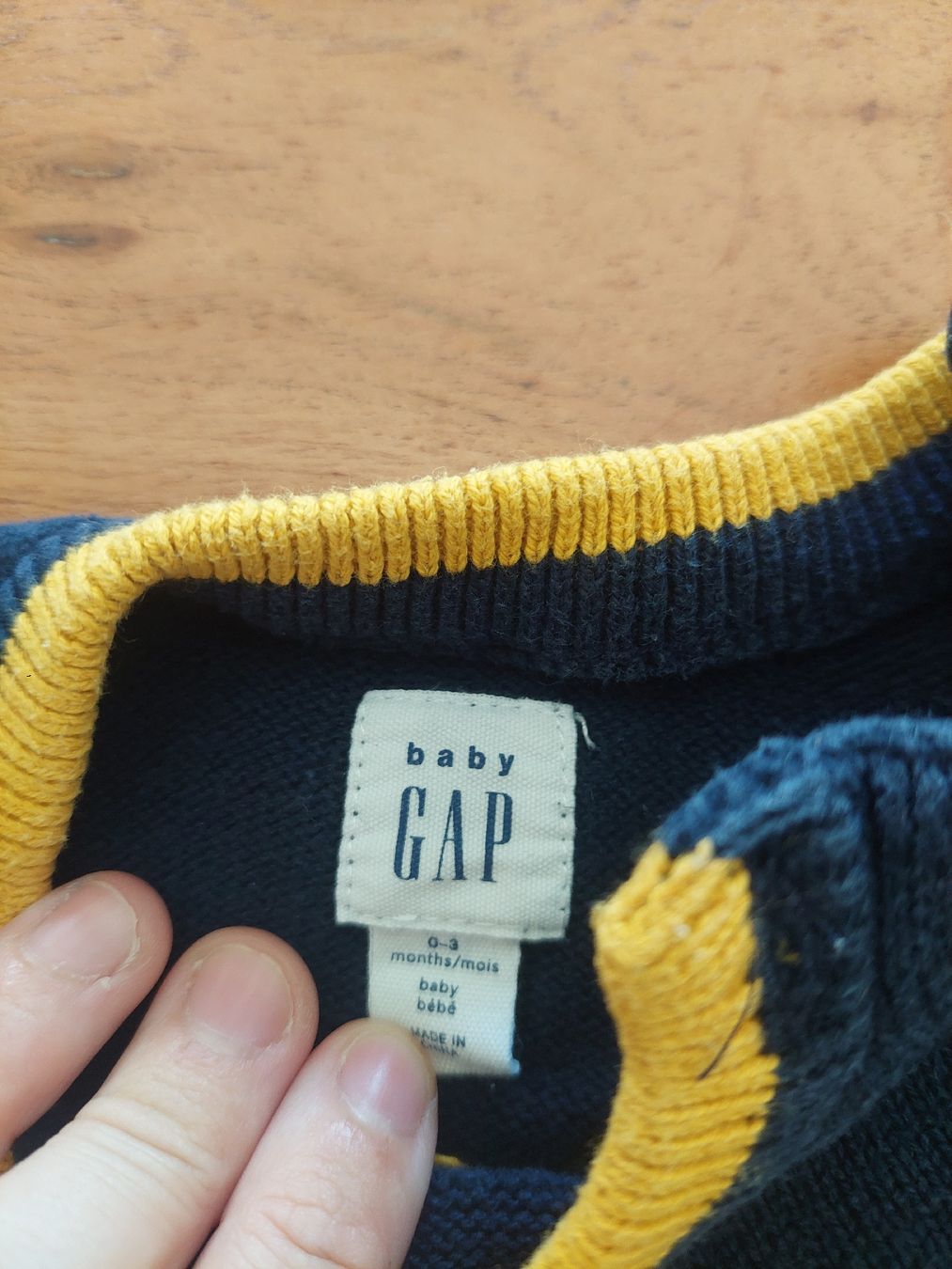 Gap Maglioni & Felpe: Baby GAP Pullover 0-3 Monate Dino Motiv – Usato da Sissach venduto da zwwerg 1