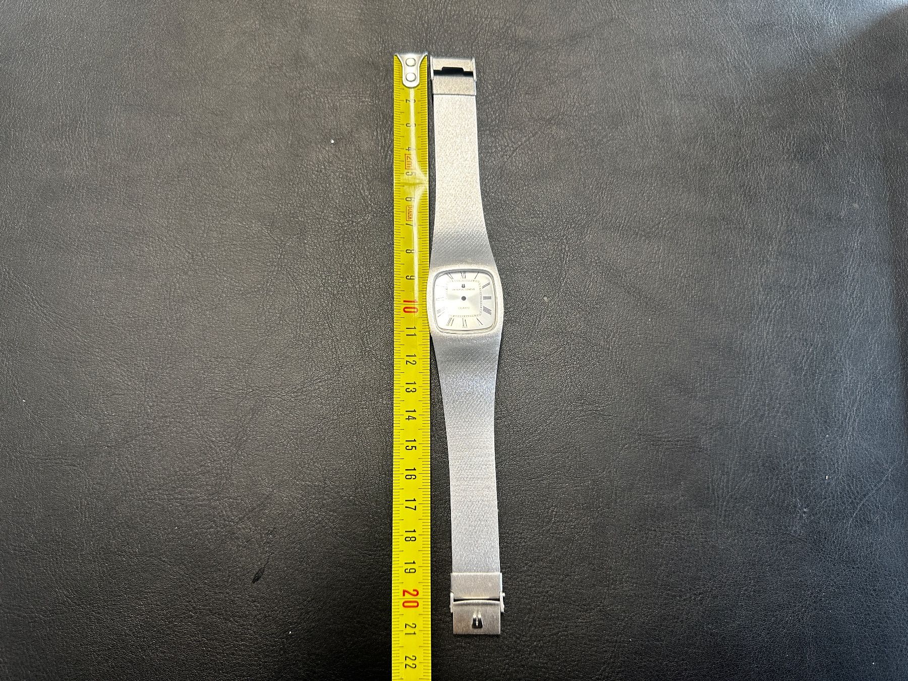 Universal Genève Orologi: Universal Geneve Cobra Gehäuse 742014 3573216 – Usato da Brüttisellen venduto da AlphaOmega05 6