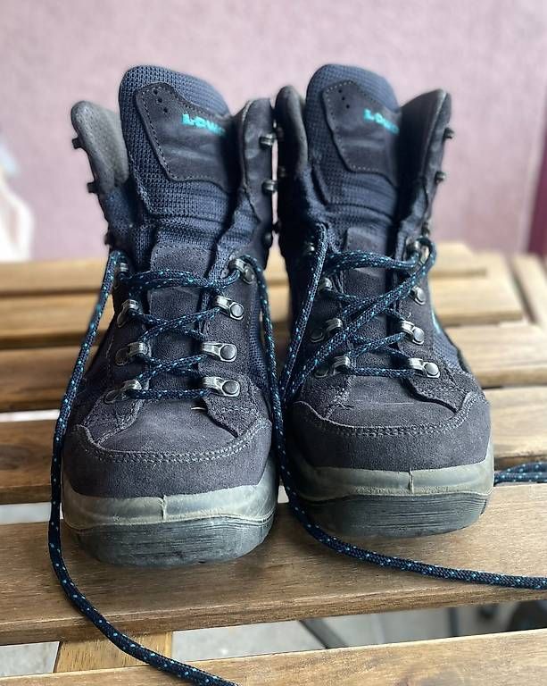 Scarpe da donna: Wanderschuhe Lowa Trekking Gr. 39.5 – Usato da Bremgarten b. Bern venduto da purpledelirium 2