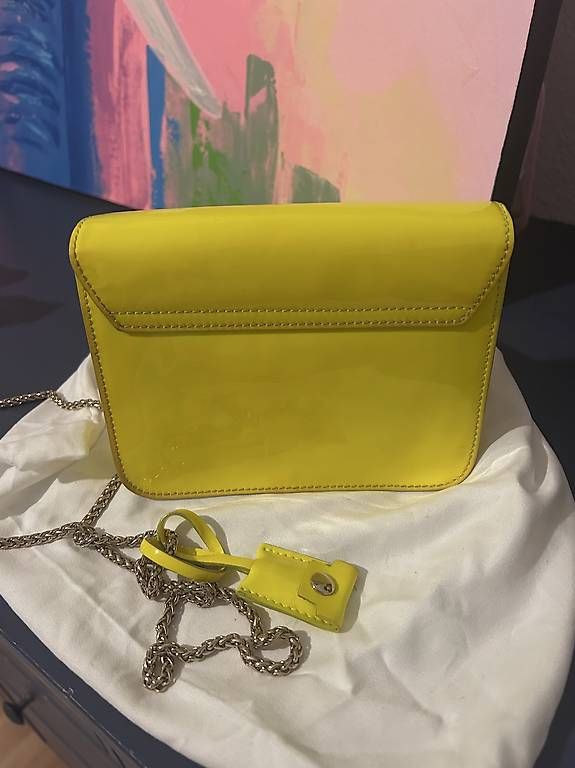Furla Sacs femmes: FURLA YELLOW BAG – D'occasion à Schlieren par jul_yrw7 2