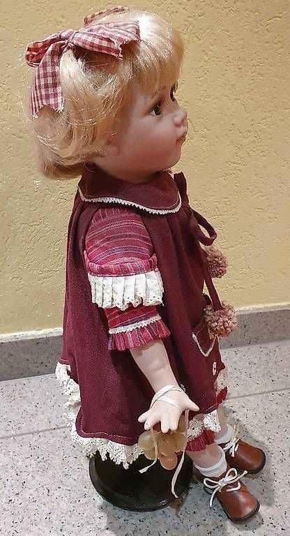 Puppen: Porzellan-Puppe auf Ständer – Neu (gemäss Beschreibung) aus Unterentfelden von LookoutMt 2