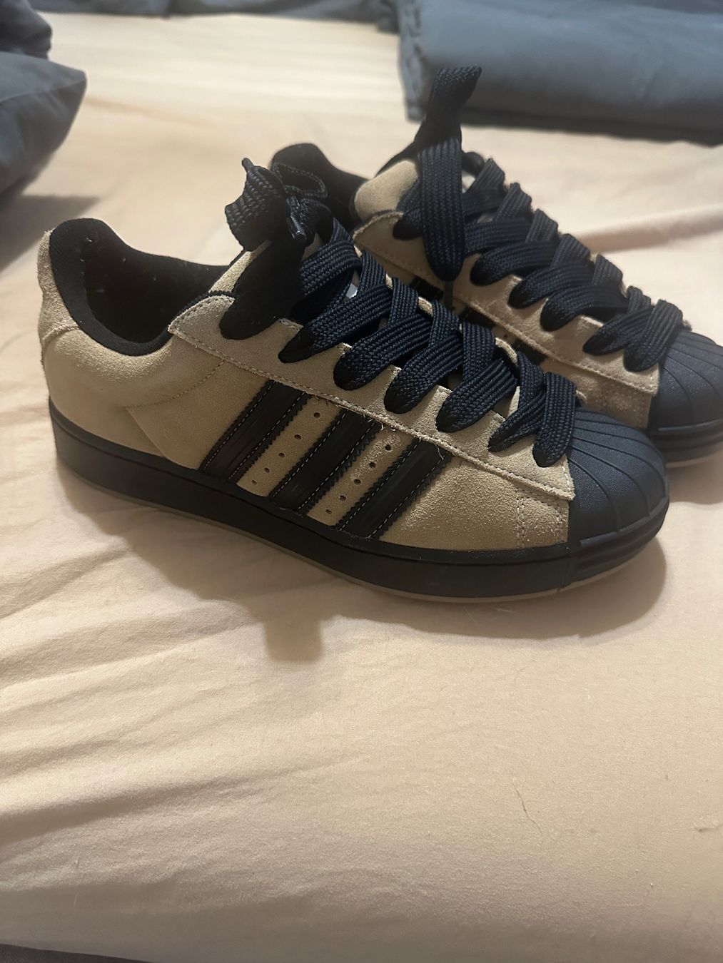 Adidas Scarpe da uomo: Adidas superstar ST beige 42 2/3 – Nuovo (secondo la descrizione) da Martigny venduto da doudou1983 1
