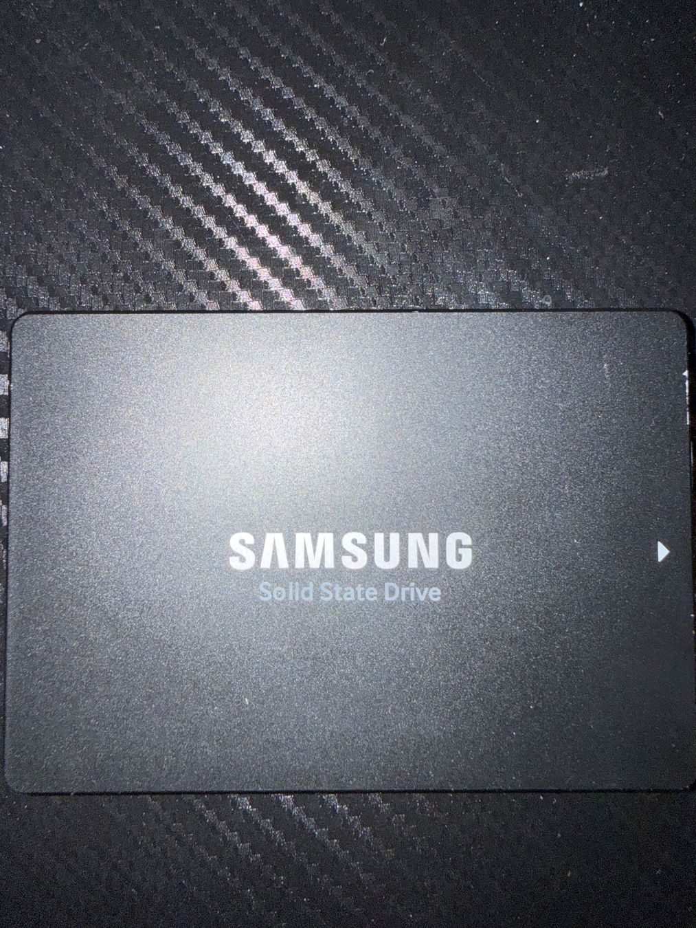 Samsung Dischi rigidi: Samsung 883 DCT 3.84TB Enterprise SSD SATA 2.5" Server Grade – Usato da Sion venduto da sar_t2yc 1