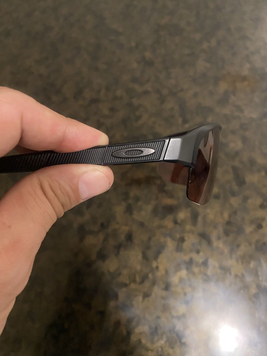 Oakley Brillen & Gläser: Oakley Sonnenbrille  – Neu und originalverpackt aus Altdorf UR von surinee 1