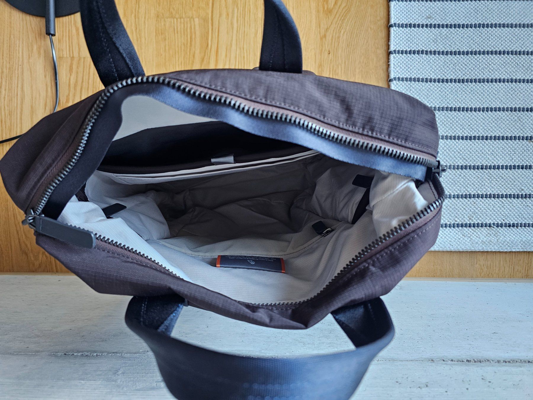 Zaini: Rucksack Bellroy Tokyo Totepack Compact – Nuovo (secondo la descrizione) da St. Gallen venduto da Ataraxis 8
