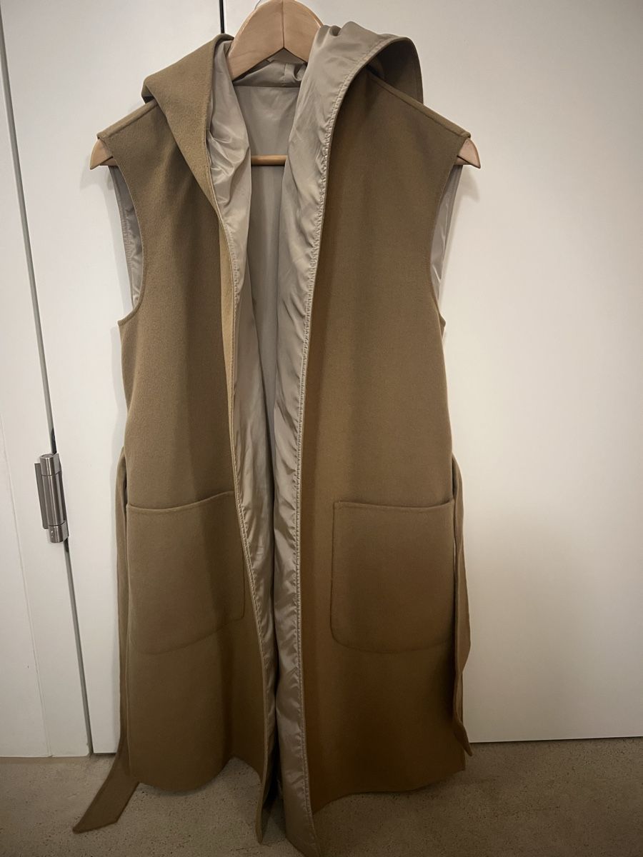 Max Mara Cappotti: WEEKEND MaxMara Ornati Weste Coat Camel Gr 34 – Nuovo (secondo la descrizione) da Ebmatingen venduto da dartim 1