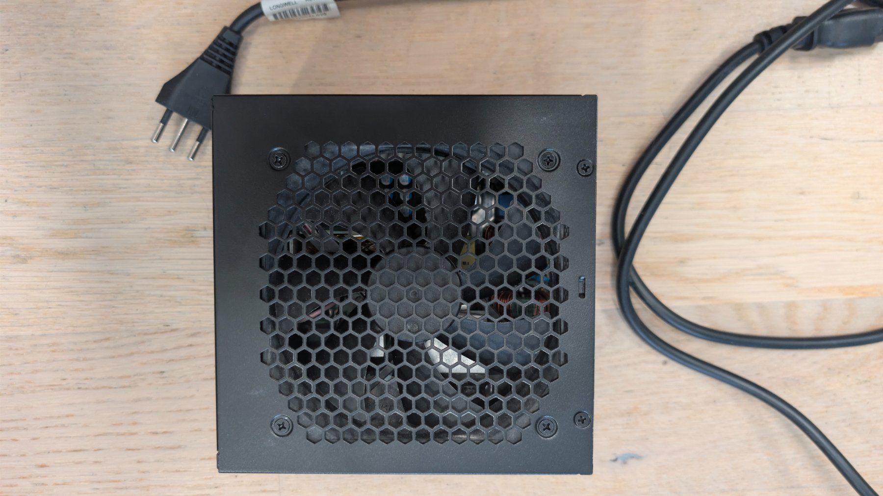 Componenti elettronici: Netzteil Liteon modular schwarz 850w – Usato da Lenzburg venduto da tea_pkz5