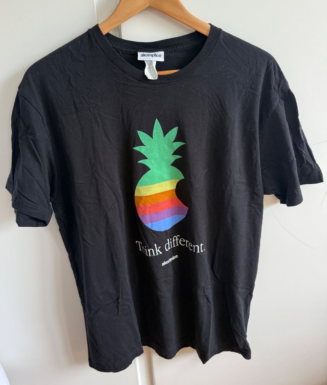 T-shirt: Akomplice Herren T-Shirt Gr. L – Usato da Rubigen venduto da dor_kb9s