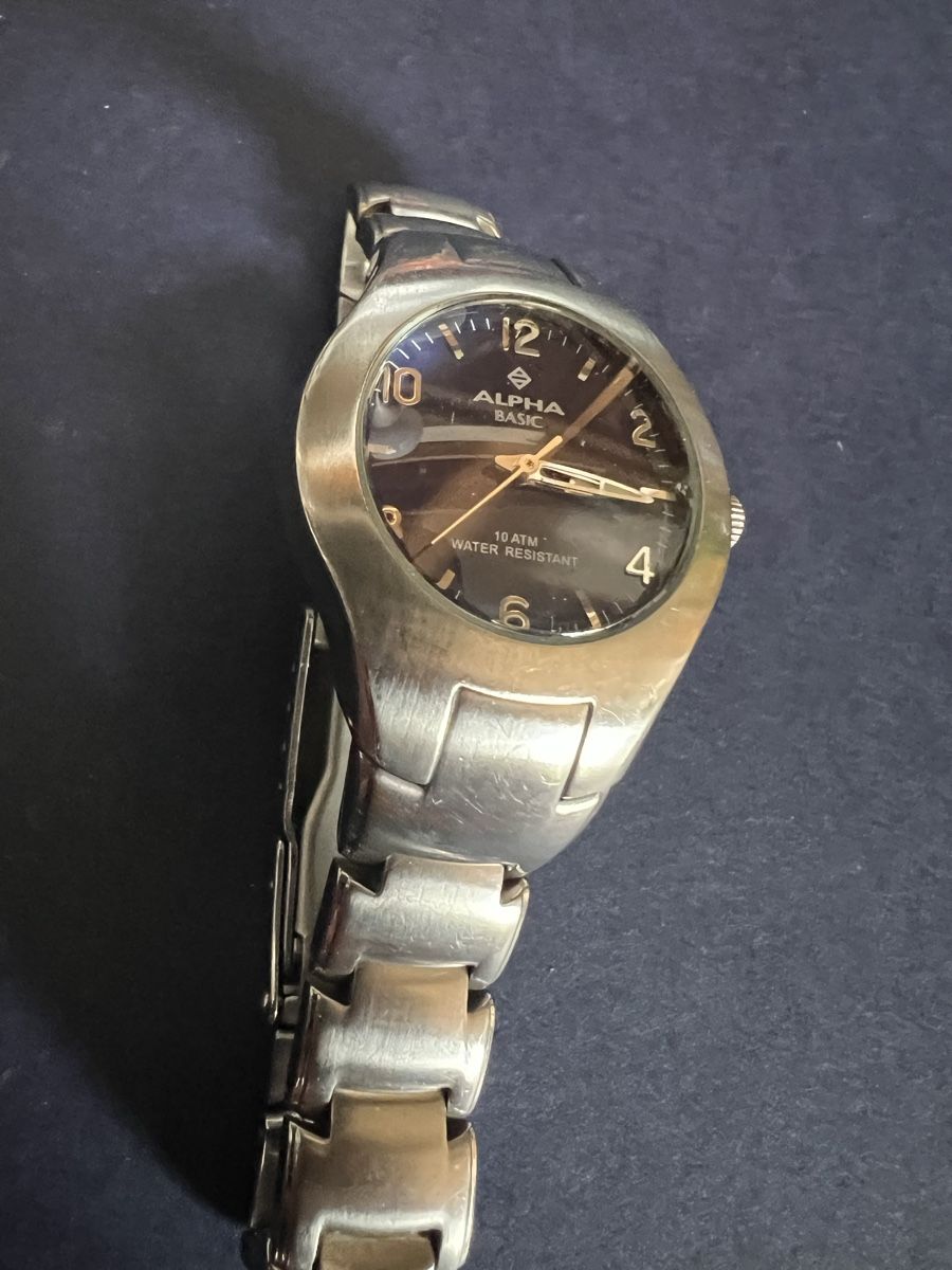 Orologi: Alpha Basic Uhr – Usato da Laufen venduto da groove60