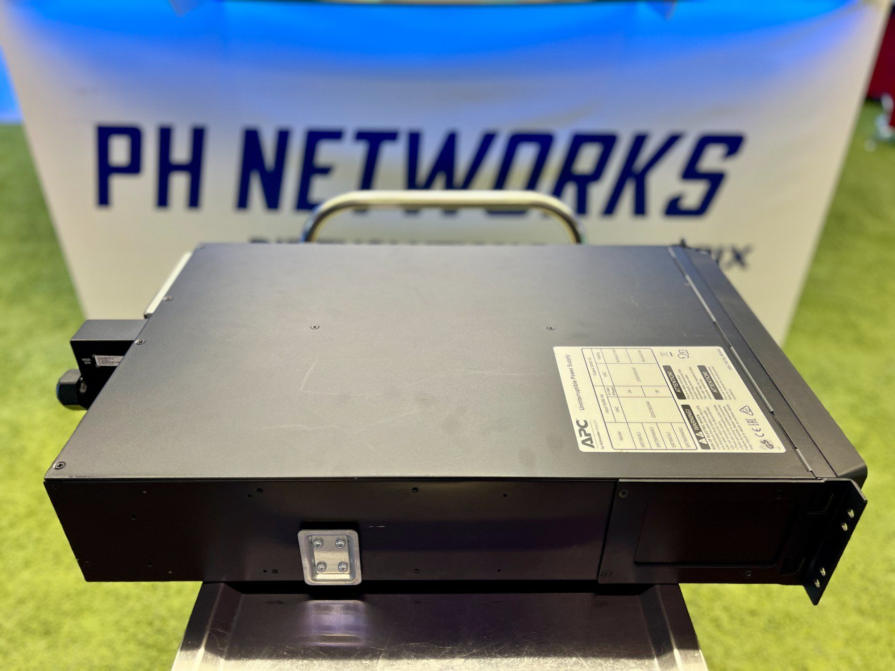Apc Server: APC USV SRT5KRMXLI 5000 VA / 4500 W – Nuovo (secondo la descrizione) da Hochdorf venduto da Phnetworksag 4