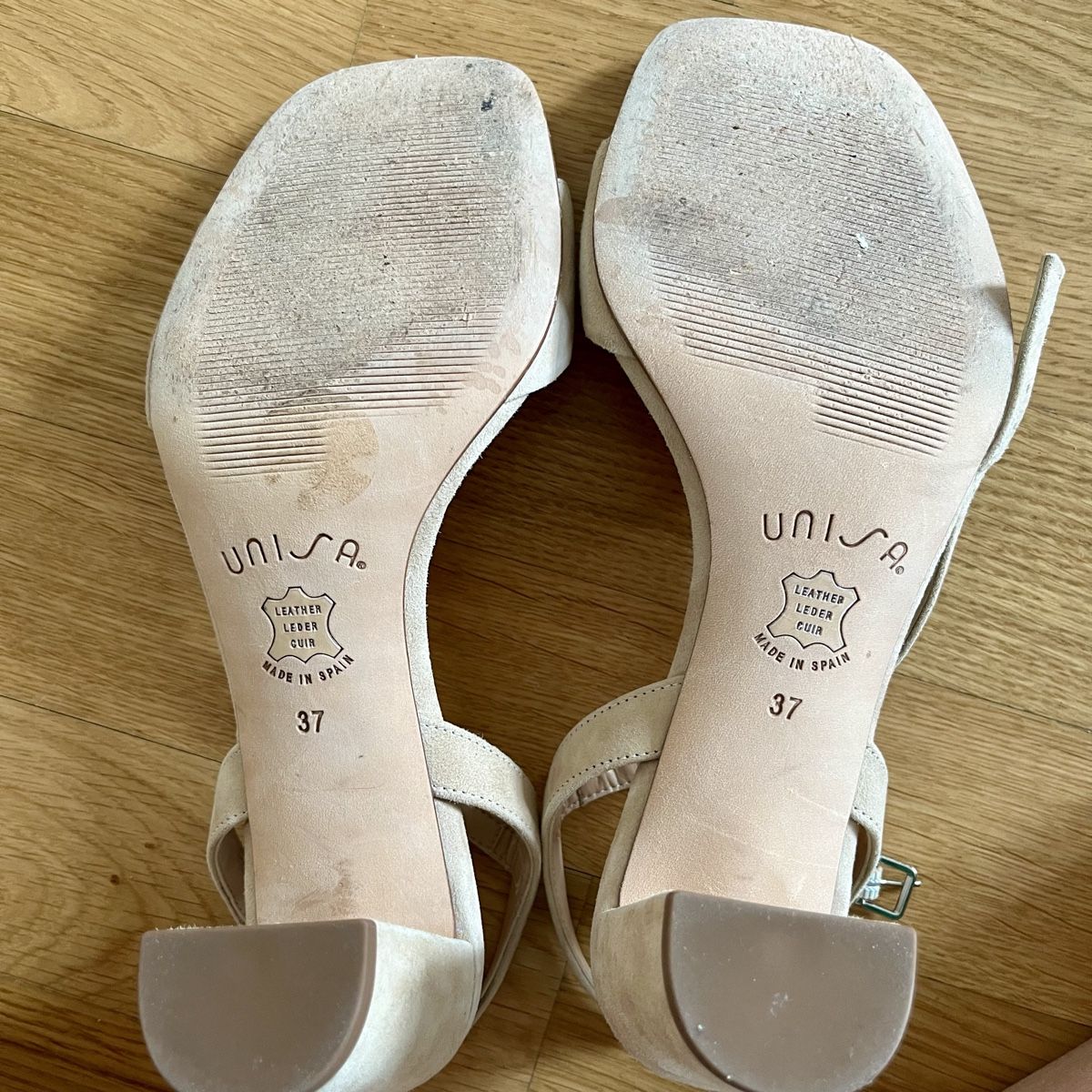 Unisa Damenschuhe: Sandales en daim – Gebraucht aus Lausanne von  2