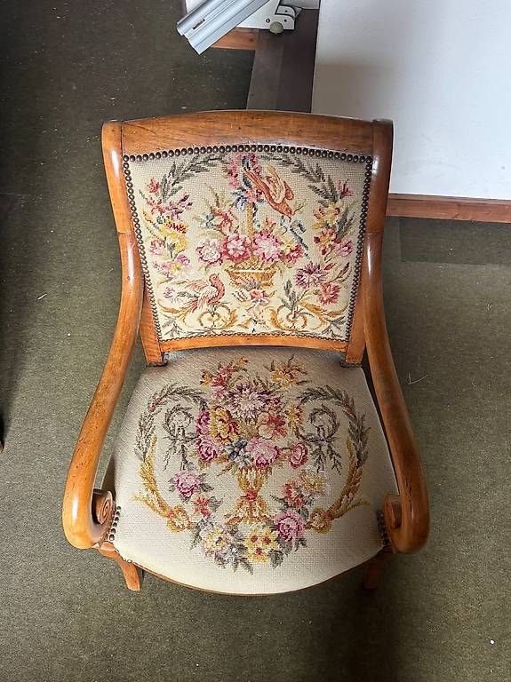 Sessel: Fauteuil ancien brodé  – Gebraucht aus Préverenges von que_vq6t 2