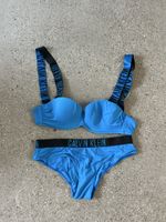 Blaues Clavin-Klein-Bikini, Gr. M