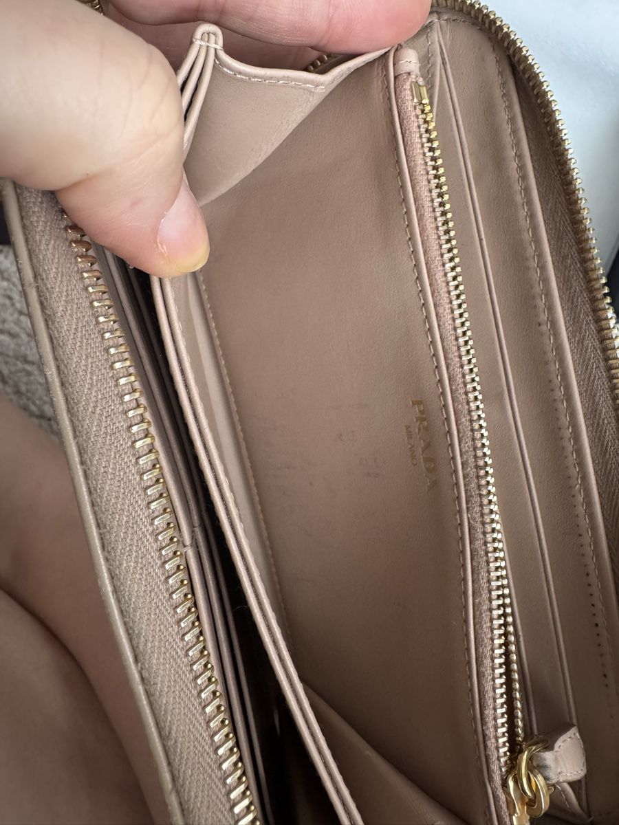Prada Portemonnaie: Prada Portemonnaie, beige, Leder mit Box – Gebraucht aus Baden von Linda46 3
