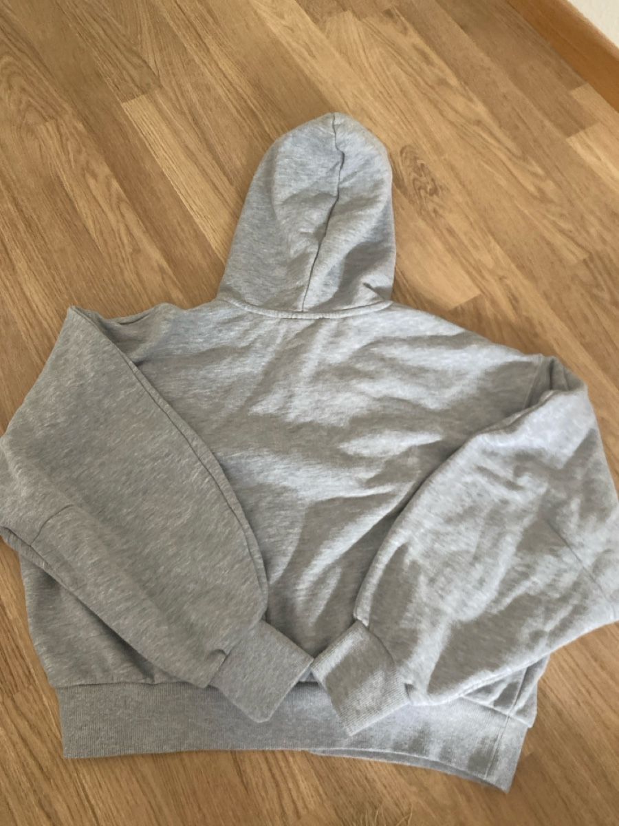 H&M Vestes: H&M Move Kapuzenpullover grau Grösse L mit Reissverschluss – D'occasion à Spreitenbach par hel_7gxh 2