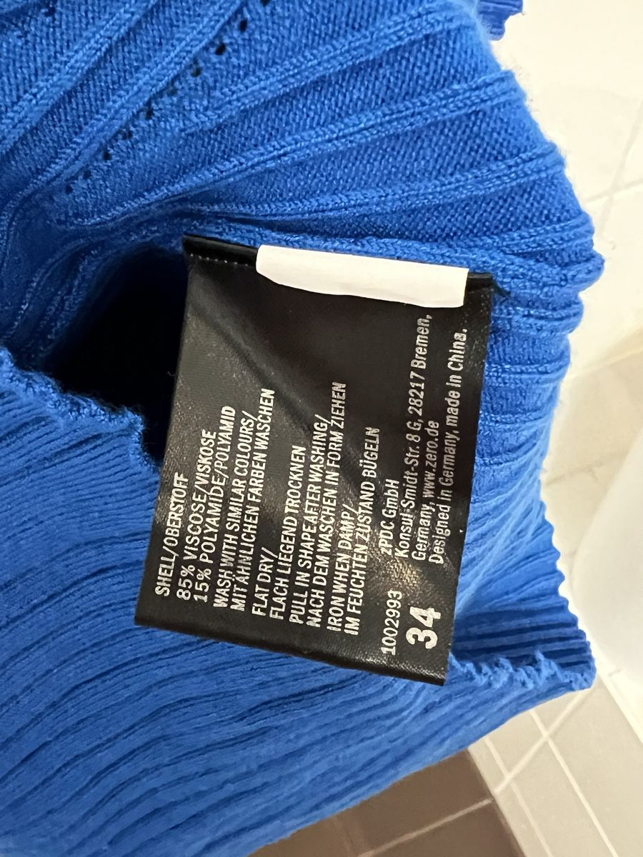 Pulls & Sweat-shirts: Königsblauer Pullunder – Neuf (Voir description) à Jona par n.ferrari 3