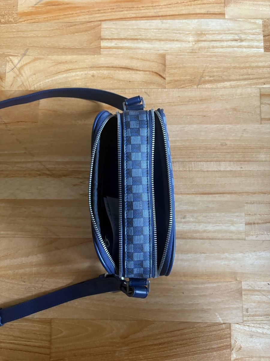 Guess Sonstige Kleidung & Accessoires: Sacoche GUESS Bleue – Neu (gemäss Beschreibung) aus La Chaux-de-Fonds von hug_y9hf 4