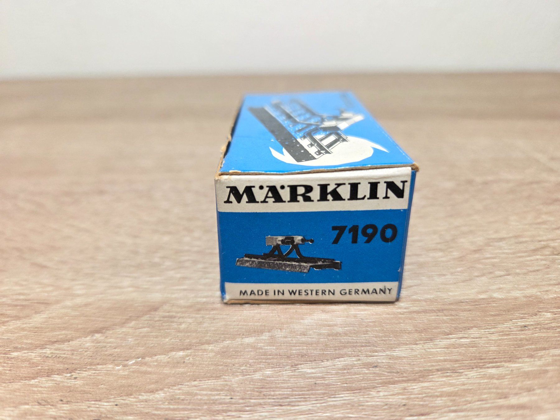 Märklin Modellini di ferrovie: Märklin 7190 Prellbock M H0 – Usato da St-Aubin-Sauges venduto da Lo_Go 1