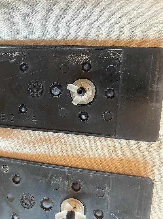 Mercedes-Benz Alle Autoersatzteile: Emblem Mercedes Vario 814D – Gebraucht aus Frauenfeld von DuDaDo 2