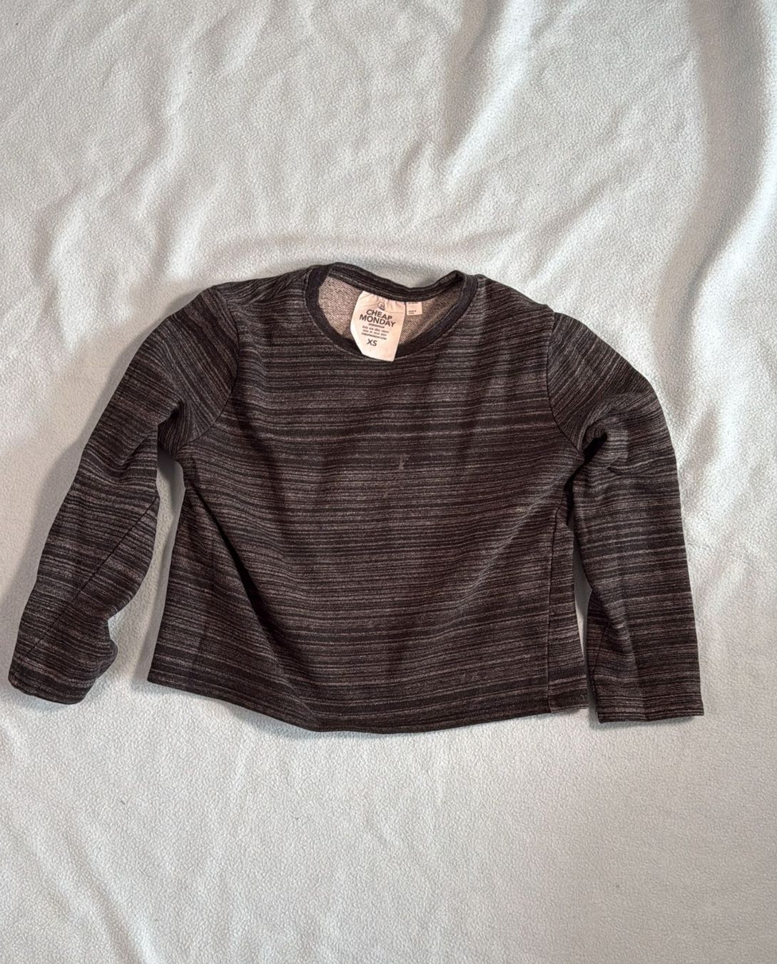 Maglioni & Felpe: Cheap Monday Crop-Pullover – Usato da Bern venduto da jbern3012