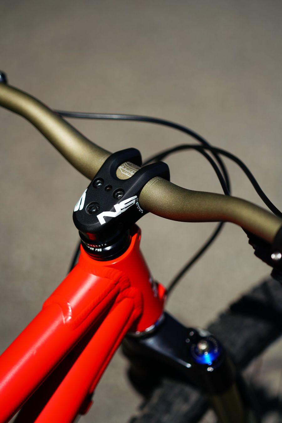 Commencal Biciclette: Commencal Absolut 4X — Custom Nostalgia Build – Usato da Baar venduto da tho_kvv7 4