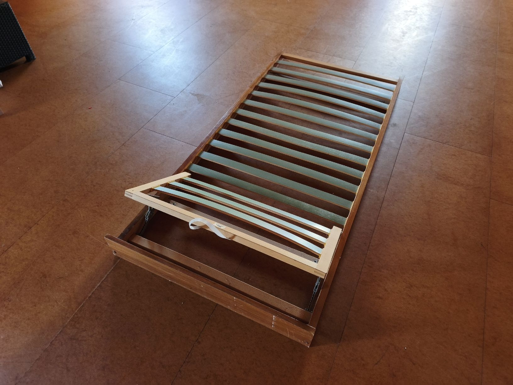 Hasena Sommiers: Holzlattenrost Einzelbett 90x200cm – D'occasion à Beinwil am See par Luzz 1