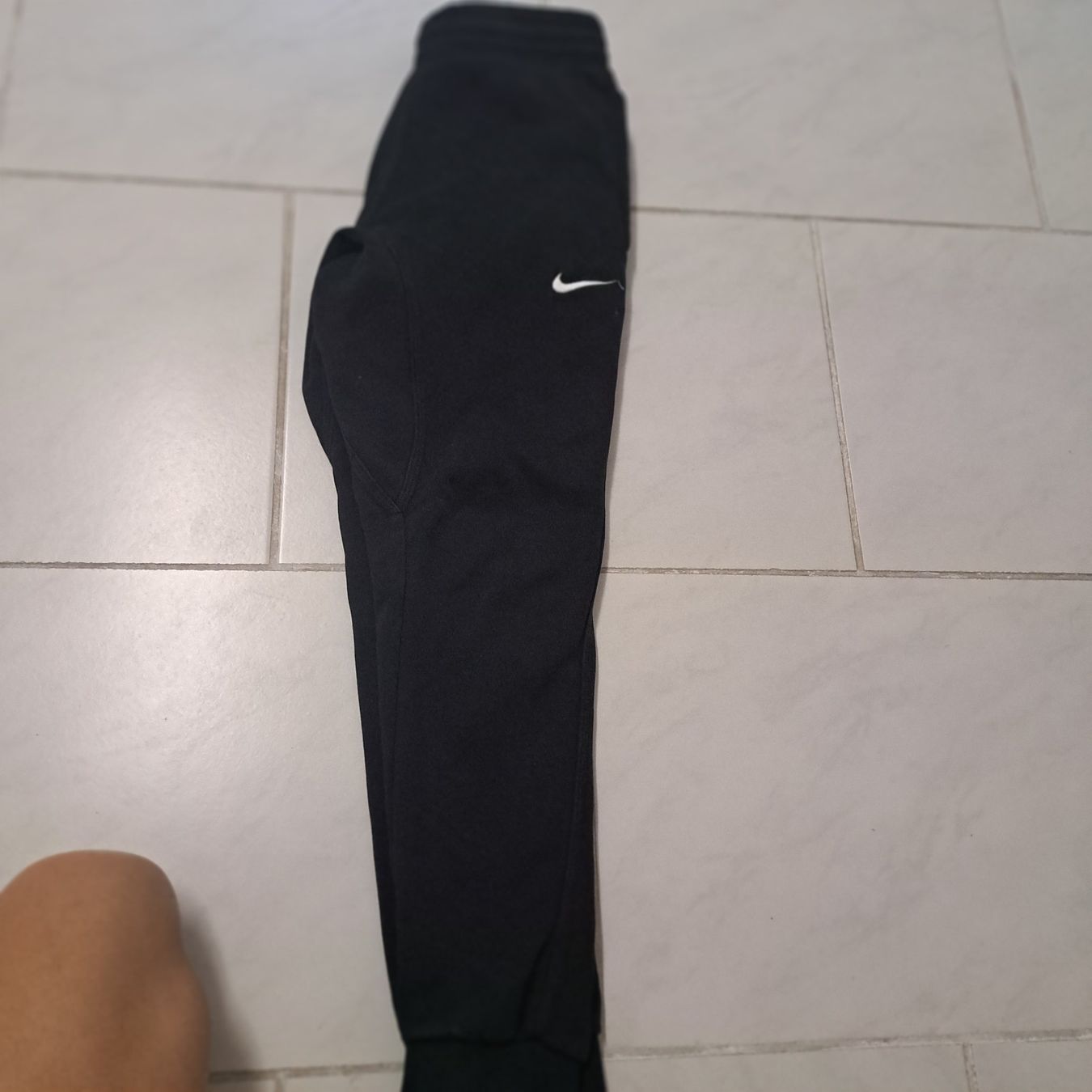 Nike Hosen: Trainerhose – Gebraucht aus Unterentfelden von Miro-Lou 2