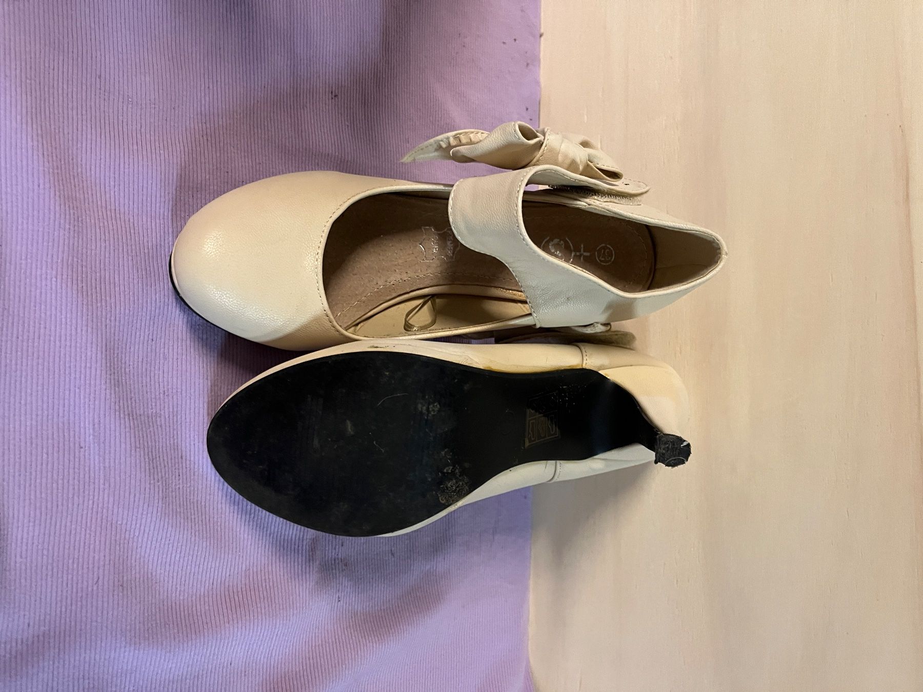Scarpe da donna: hübsche Pumps mit Klettverschluss – Usato da Reigoldswil venduto da tan_wh69 1