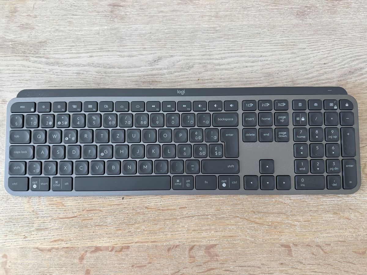 Logitech Tastiere: Logitech MX Keys Tastatur Bluetooth – Usato da Steinen venduto da SecondHandDream