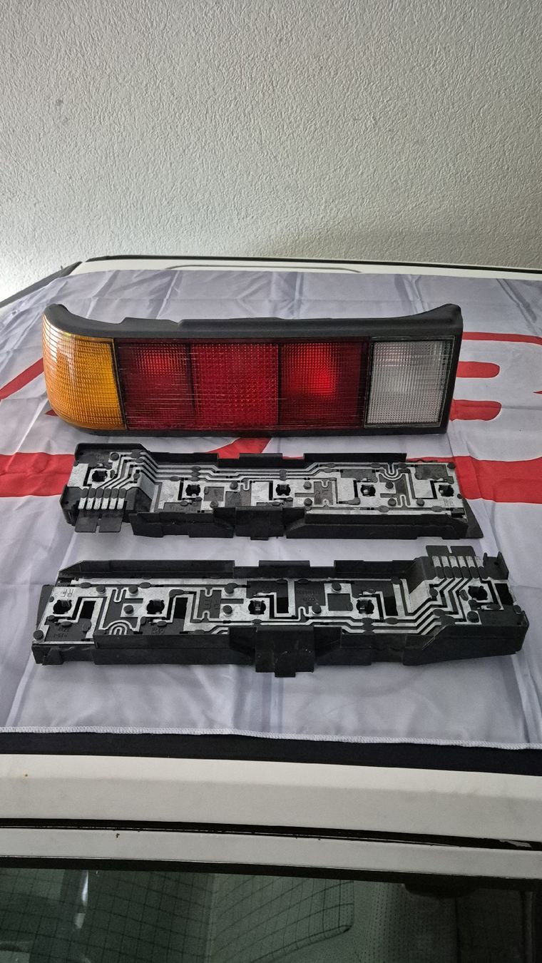 Volkswagen Tutti pezzi di ricambio auto: Platines support d'ampoules Vw Scirocco 2 – Usato da Chexbres venduto da Sciroccoelho