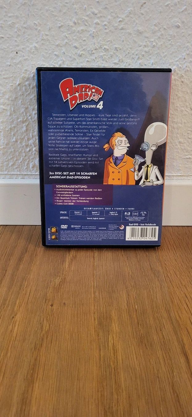 Tutti i DVDs: DVD - American Dad Volume 4 – Usato da Münsingen venduto da DigitaleSpielecke 1