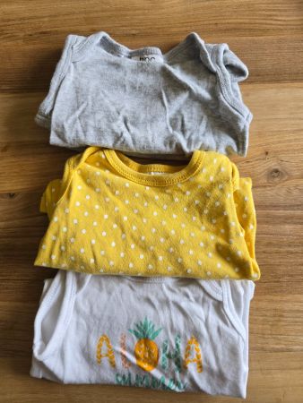 Lot de 3 bodys sans manches taille 56/62