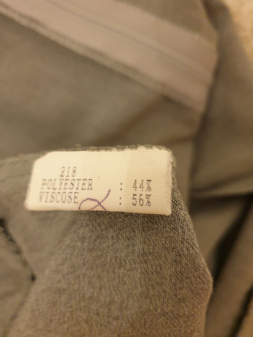 Vestiti: Robe classique vintage, S, grise, 56%viscose – Usato da Neuchâtel venduto da Verenas12 7