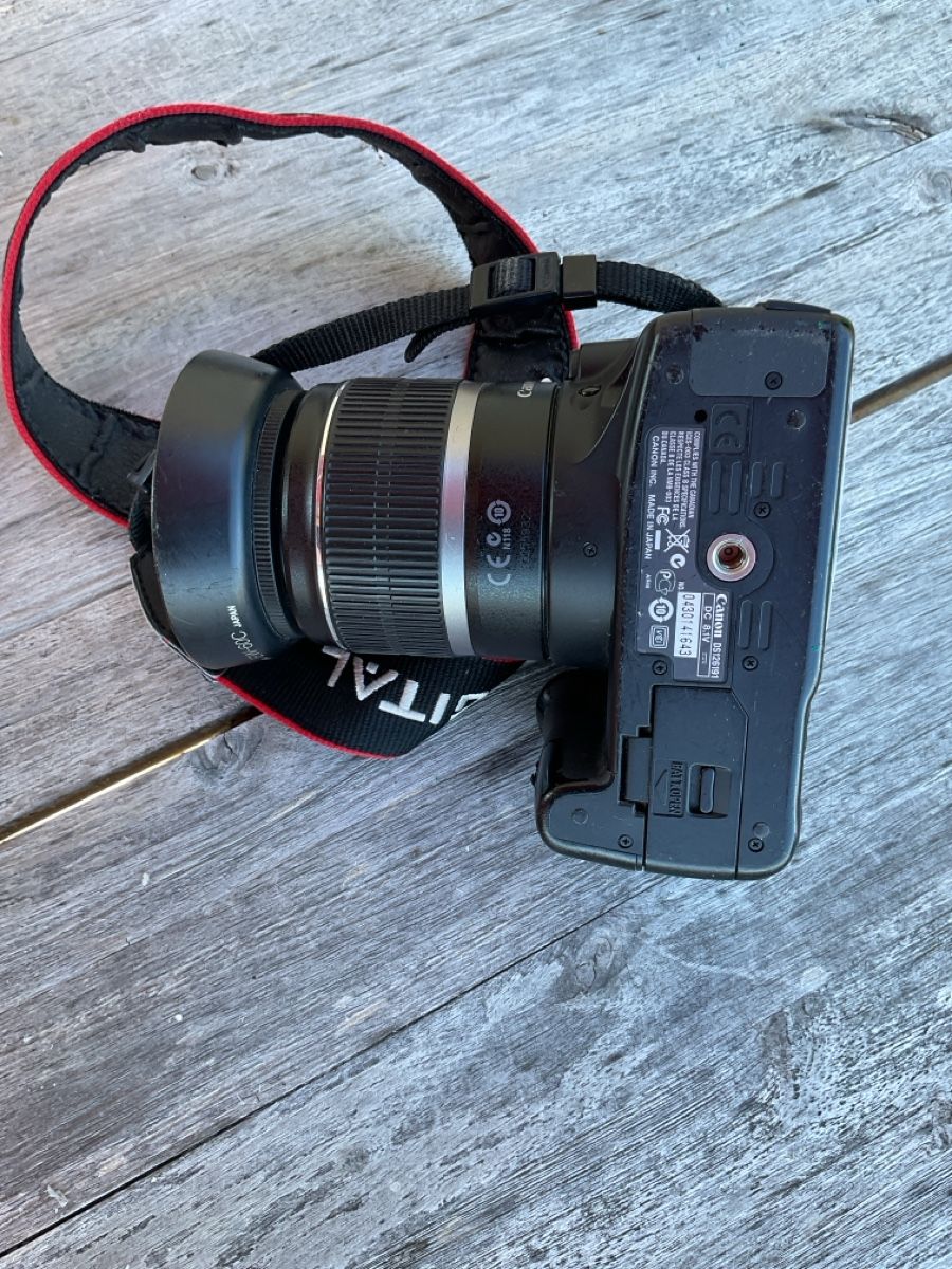 Canon Fotocamera: Canon EOS 1000D: Digitale Spiegelreflexkamera mit Objektiv – Usato da Thalwil venduto da Kleiber50 4