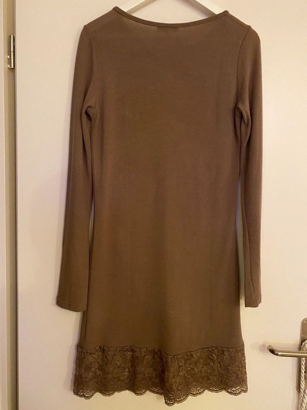 Vestiti: Kleid Hellbraun mit Spitze – Usato da Zürich venduto da Maria2021 1