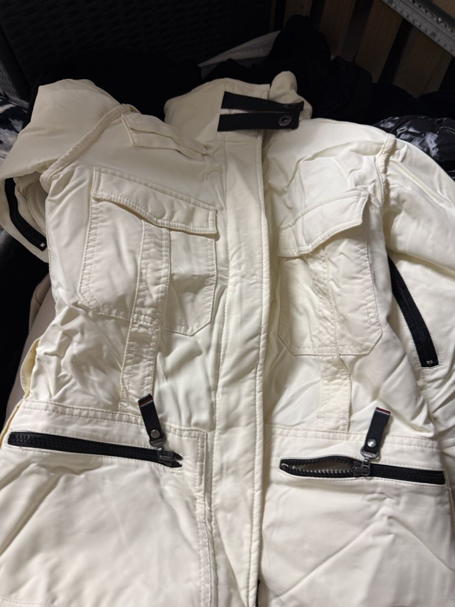 Moncler Giacche: Moncler Jacke – Usato da Zürich venduto da Kluxus