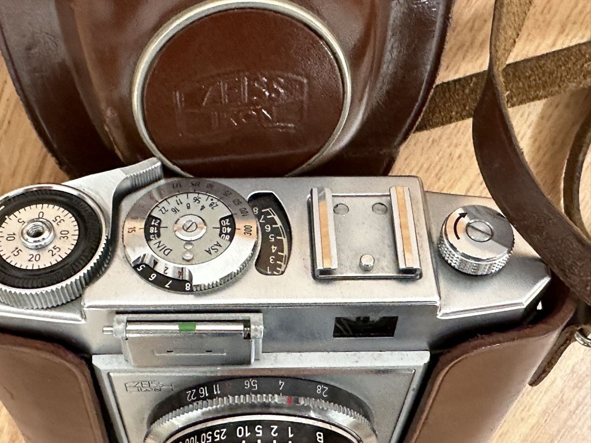 Zeiss Ikon Contina mit Lederetui - Top Zustand! (Usato) a Zürich