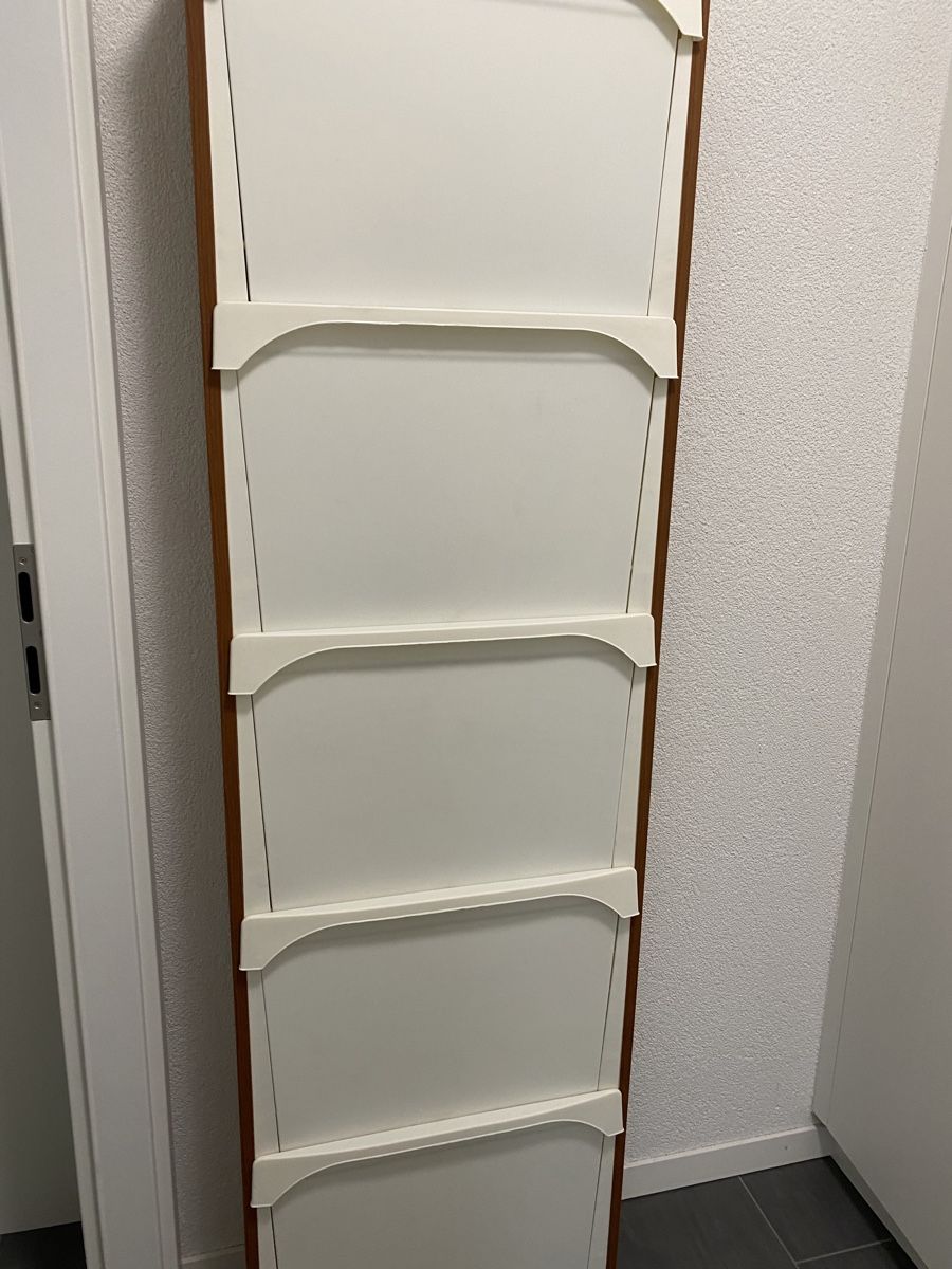 Regale: Space-saving shoe rack, good conditions – Gebraucht aus Lausanne von dbe_d5vg