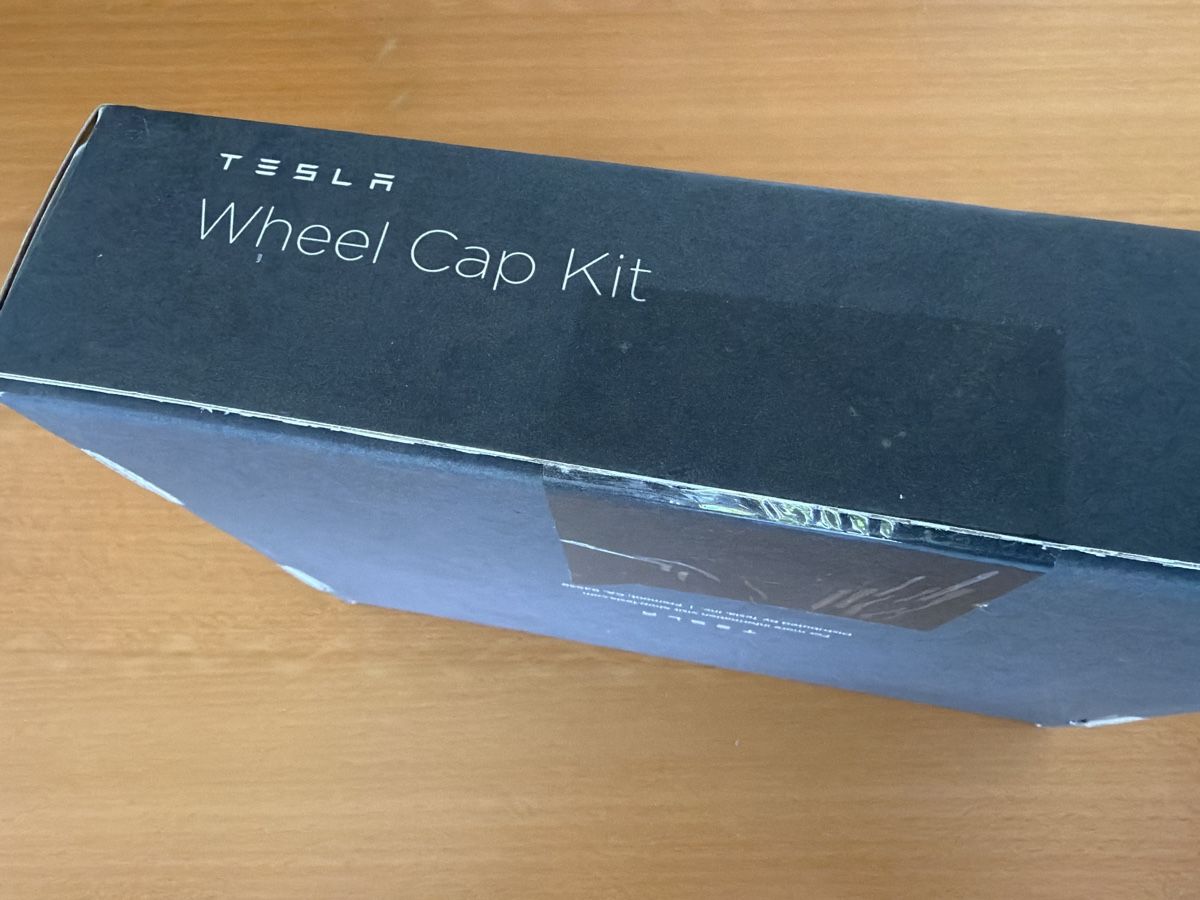 Tesla Tutti pezzi di ricambio auto: Tesla Model 3 Aero Wheel Cap Kit – Nuovo e nell'imballaggio originale da Richterswil venduto da Mynewjersey 2