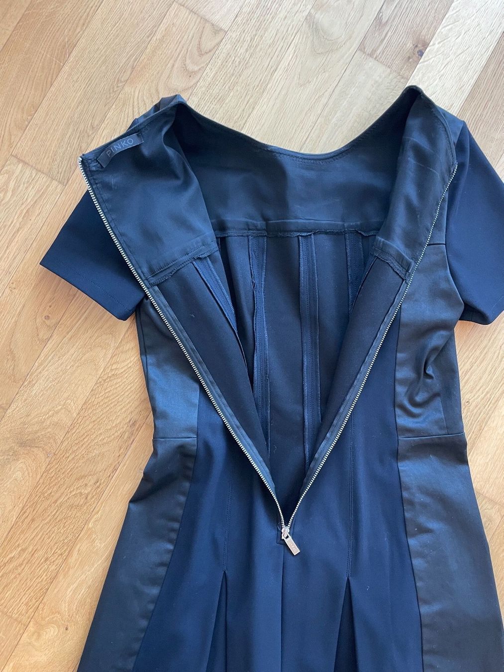 Pinko Vestiti: PINKO Kleid (M) – Nuovo (secondo la descrizione) da Zug venduto da dmjtita 5
